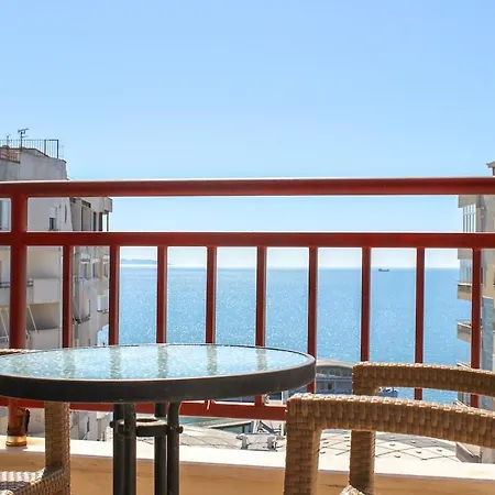 Scandi Charm Two-bedroom With Front Sea View Apartment
