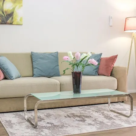Scandi Charm Two-bedroom With Front Sea View *