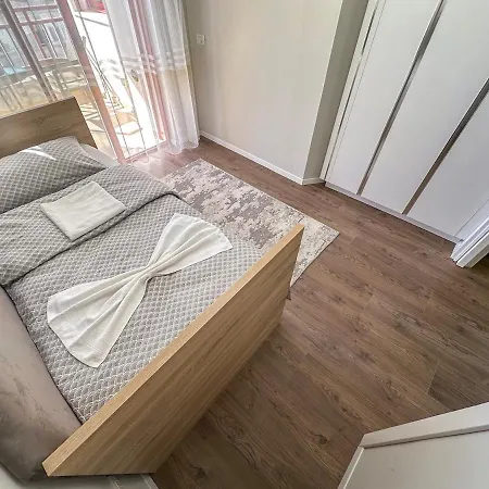 Scandi Charm Two-bedroom With Front Sea View *