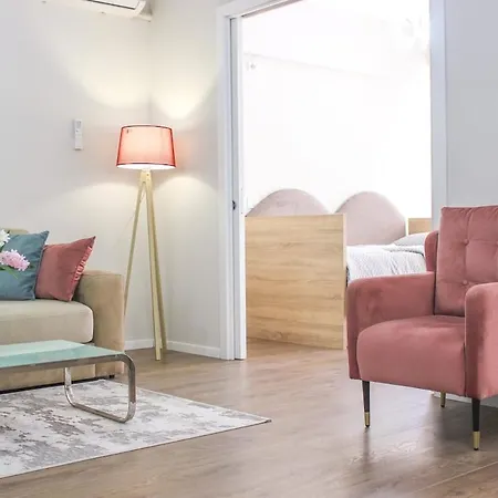 Scandi Charm Two-bedroom With Front Sea View Apartament *