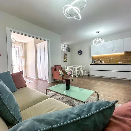 Scandi Charm Two-bedroom With Front Sea View * Durrës