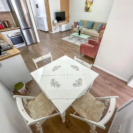 Scandi Charm Two-bedroom With Front Sea View Apartament *