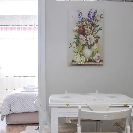 Scandi Charm Two-bedroom With Front Sea View Apartament Durrës